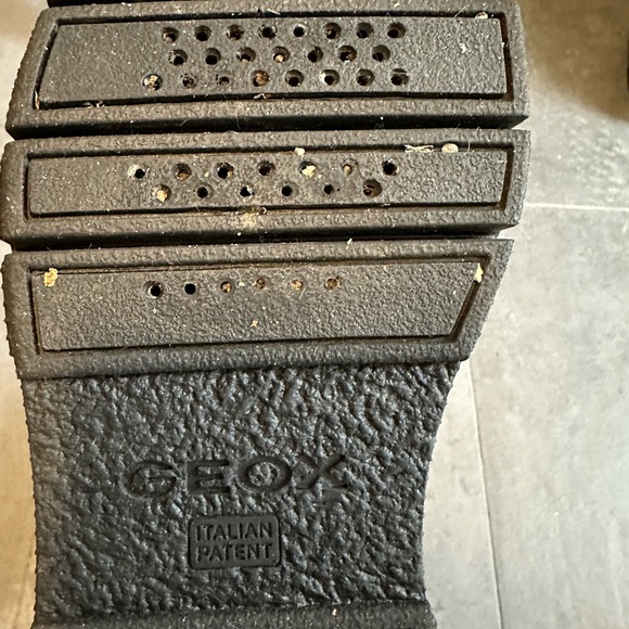 Geox Women’s Size 7 boots. Only worn a few times they’re basically new. - Picture 4 of 4